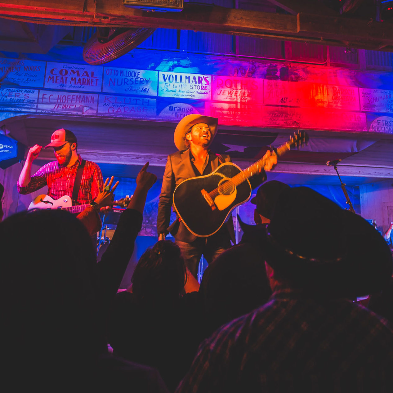 Jon Wolfe LIVE At The Legendary Gruene Hall - Jon Wolfe